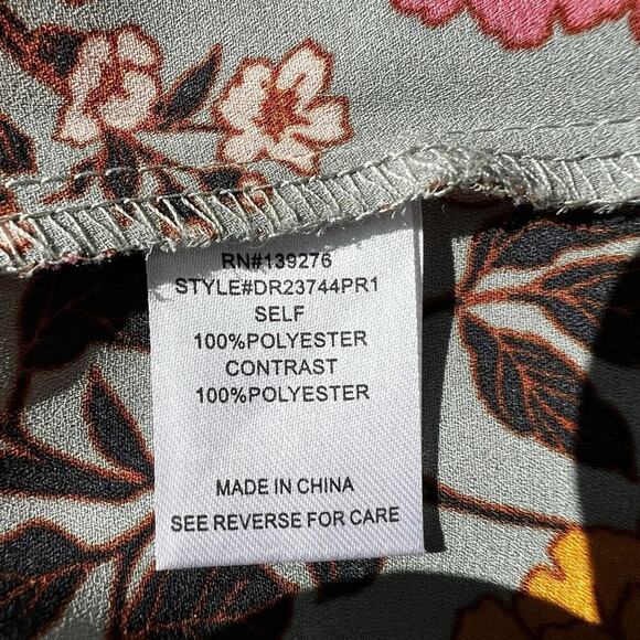 DR2 women’s XXL top with flutter sleeves - Picture 6 of 8